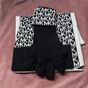 Michael Kors 3 Packs Scarf, Hat, Glove